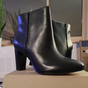 Clarks | Kaylin Fern Ankle Boot | Size 8.5